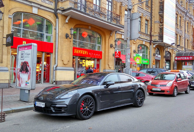 Porsche 971 Panamera Turbo