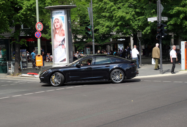 Porsche 971 Panamera Turbo