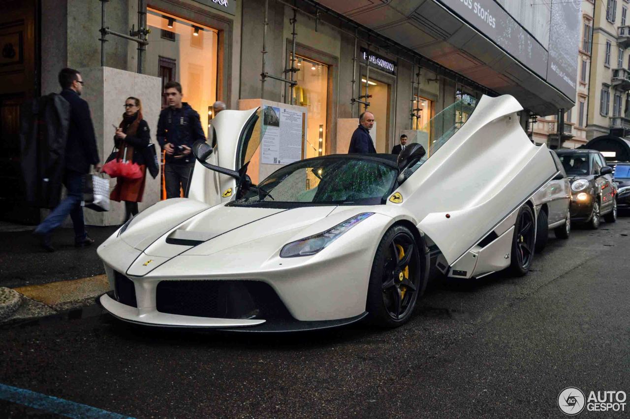 Ferrari LaFerrari Aperta