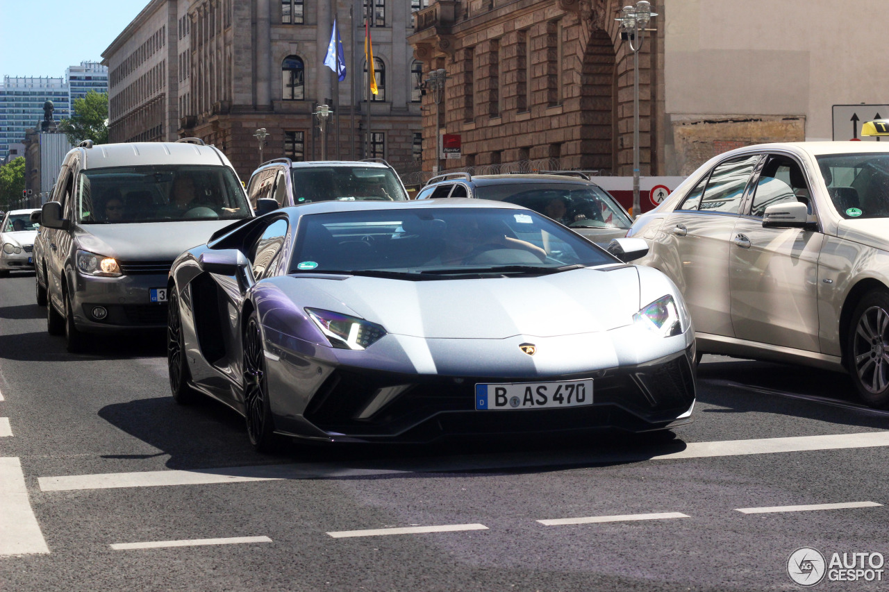 Lamborghini Aventador S LP740-4