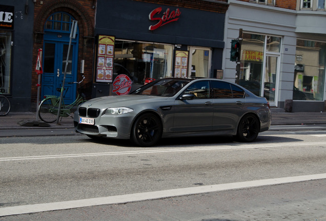 BMW M5 F10 2011