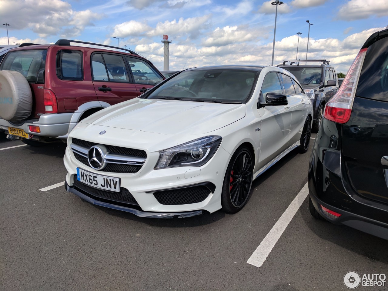 Mercedes-Benz CLA 45 AMG Shooting Brake