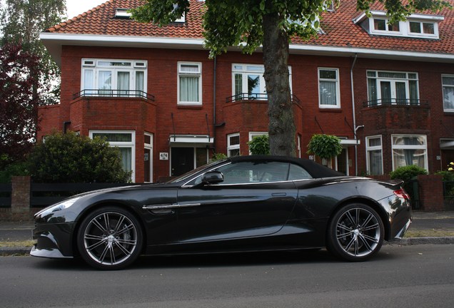 Aston Martin Vanquish Volante