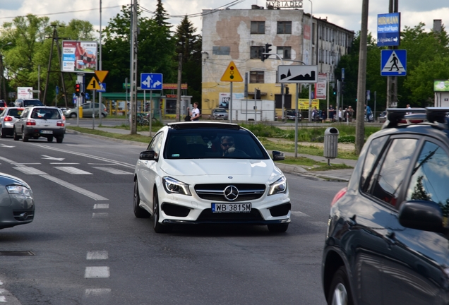 Mercedes-Benz CLA 45 AMG Shooting Brake