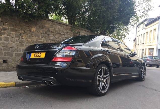 Mercedes-Benz S 63 AMG W221