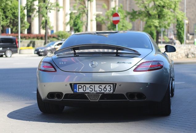 Mercedes-Benz SLS AMG