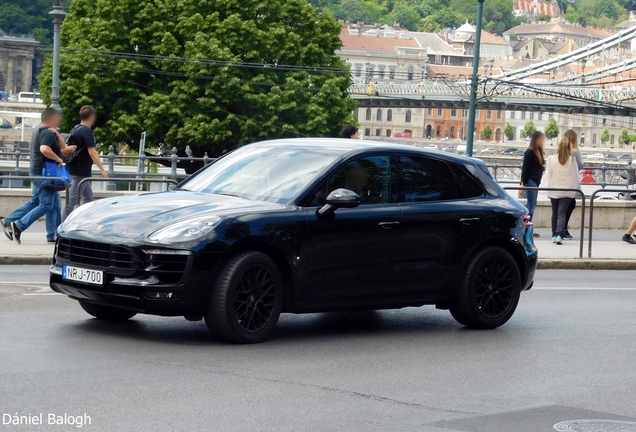 Porsche 95B Macan GTS