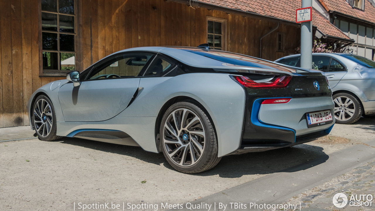 BMW i8