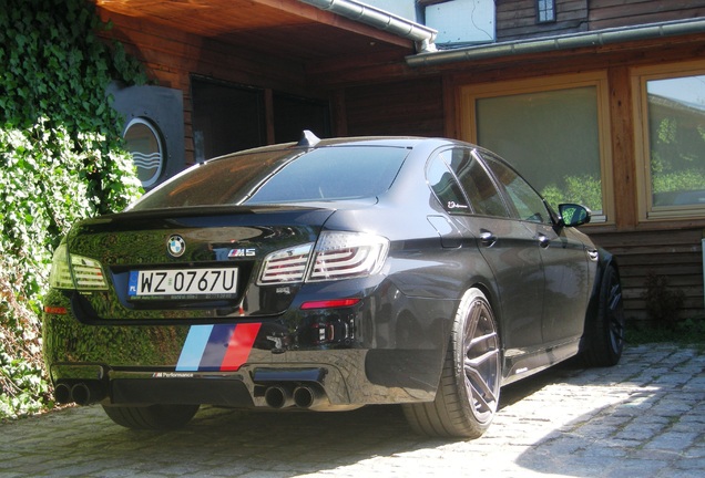 BMW M5 F10 2011