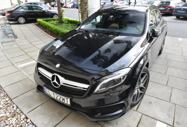 Mercedes-AMG GLA 45 X156