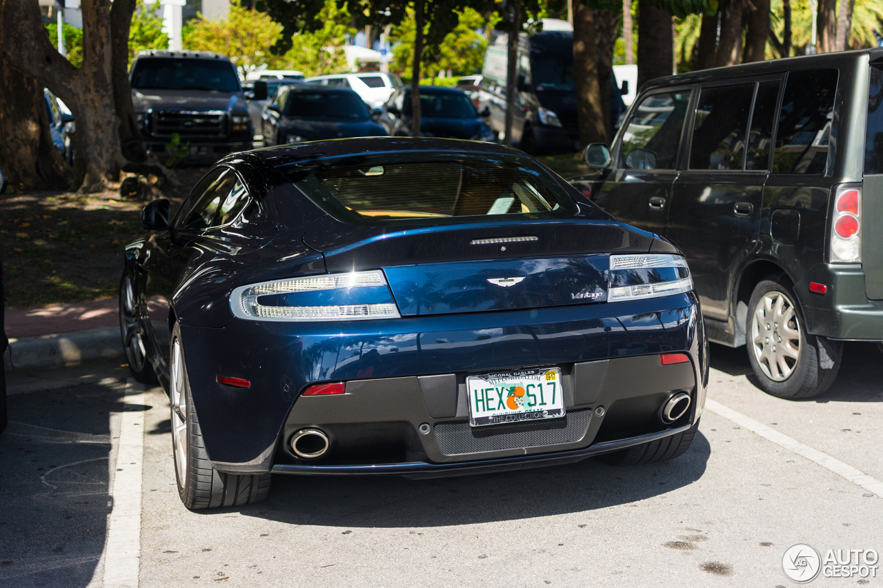 Aston Martin V8 Vantage 2012