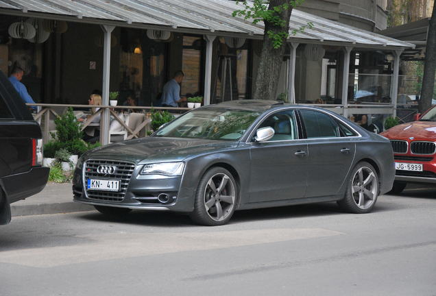 Audi S8 D4