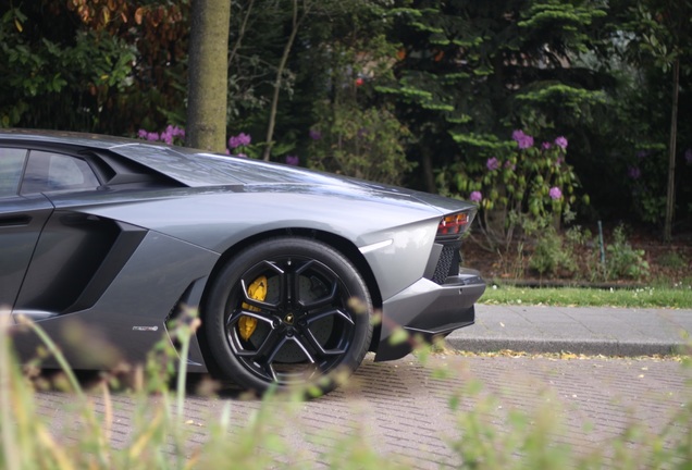 Lamborghini Aventador LP700-4