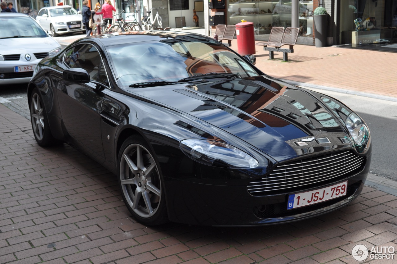 Aston Martin V8 Vantage