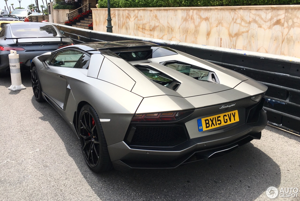 Lamborghini Aventador LP700-4 Roadster