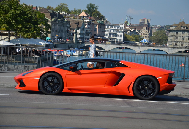 Lamborghini Aventador LP700-4