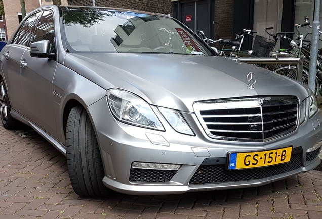 Mercedes-Benz E 63 AMG W212 V8 Biturbo