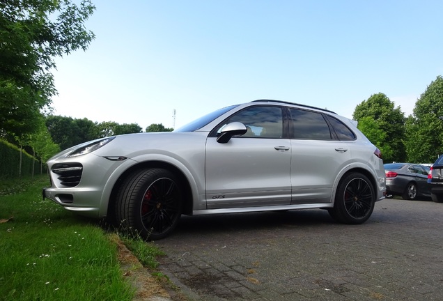 Porsche 958 Cayenne GTS