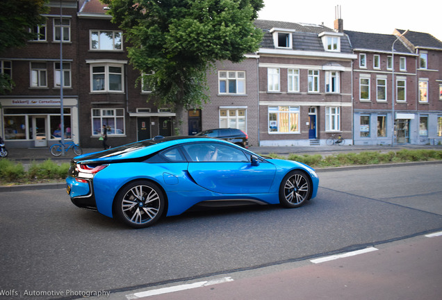 BMW i8