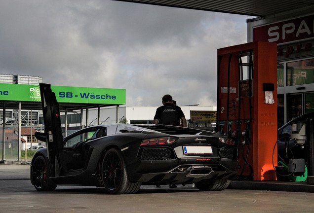 Lamborghini Aventador LP700-4 Pirelli Edition