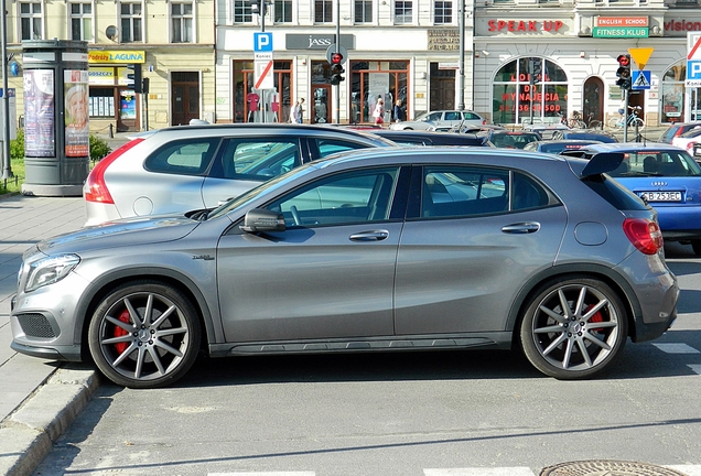 Mercedes-Benz GLA 45 AMG X156