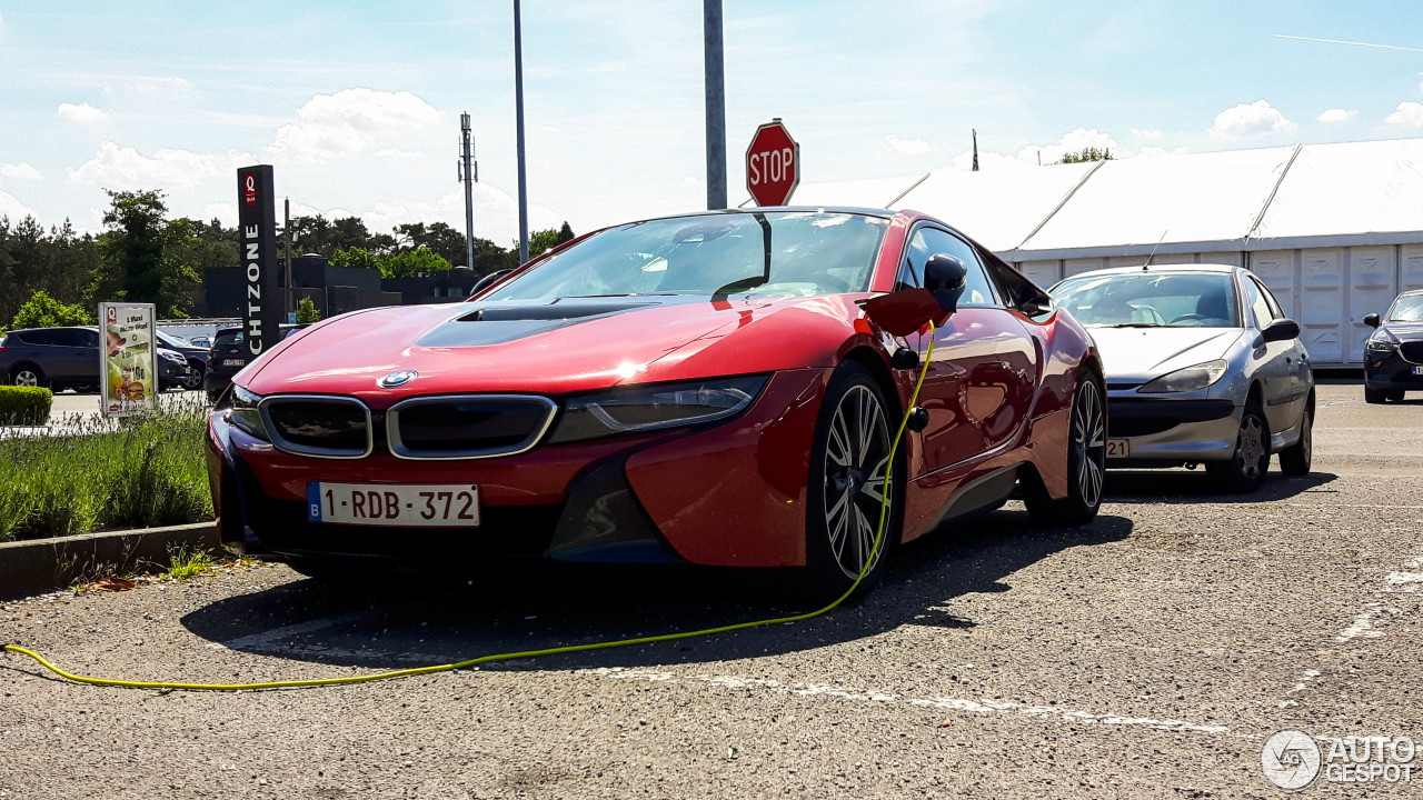 BMW i8 Protonic Red Edition