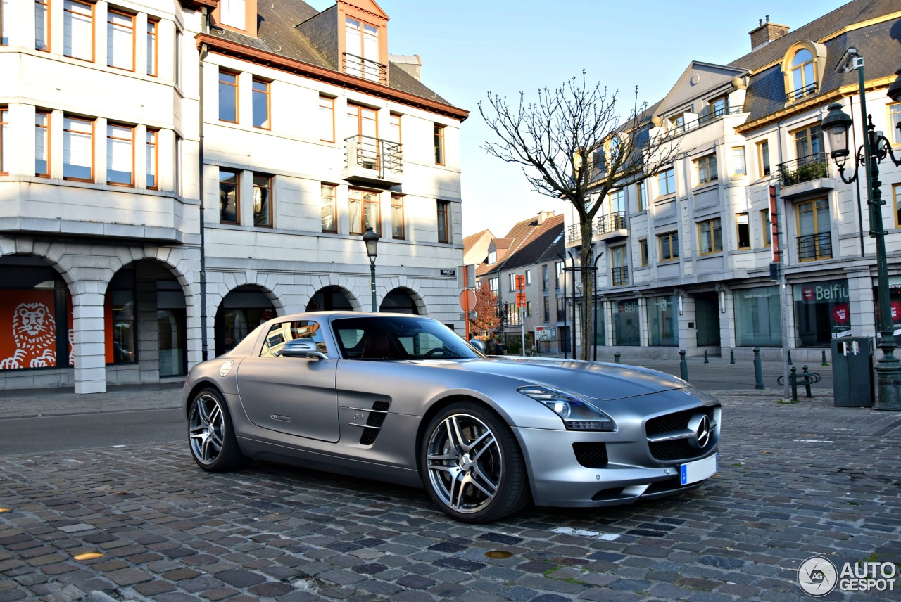 Mercedes-Benz SLS AMG