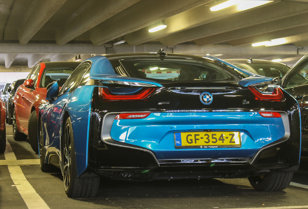 BMW i8