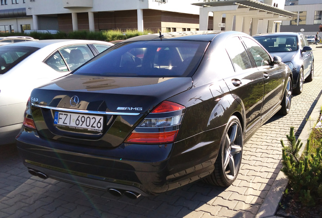 Mercedes-Benz S 63 AMG W221