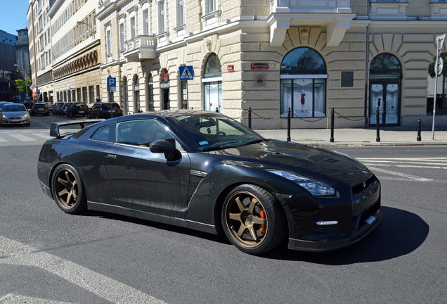 Nissan GT-R 2011