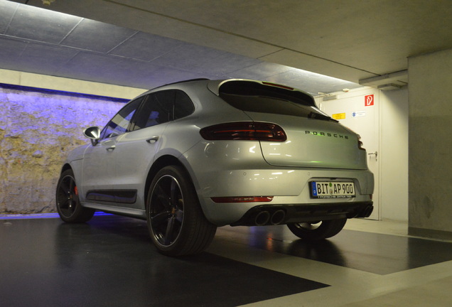 Porsche 95B Macan GTS