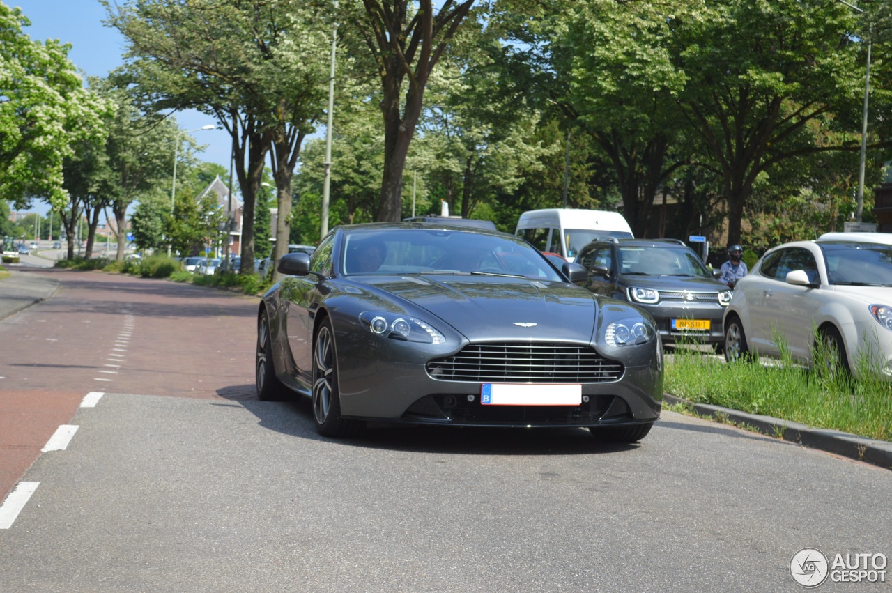 Aston Martin V8 Vantage S