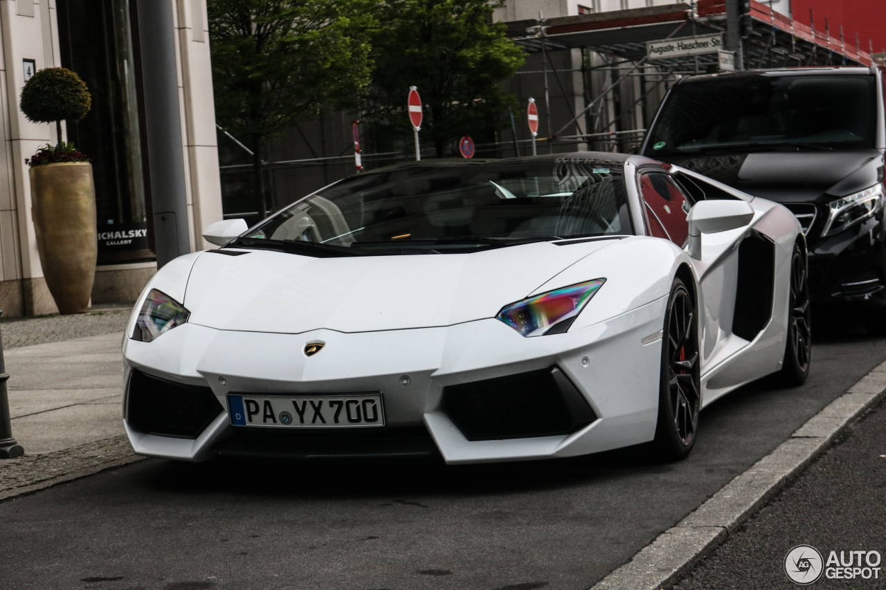 Lamborghini Aventador LP700-4 Roadster