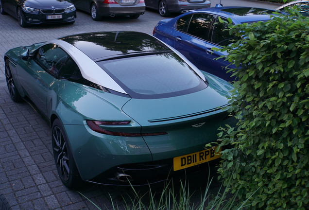 Aston Martin DB11