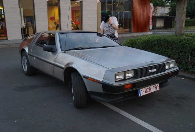 DeLorean DMC-12