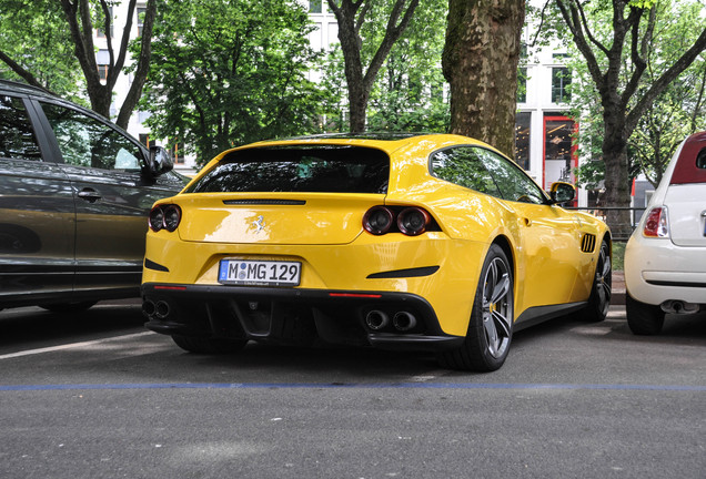 Ferrari GTC4Lusso