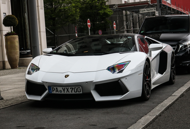 Lamborghini Aventador LP700-4 Roadster