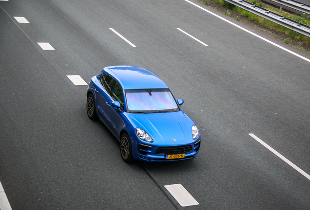 Porsche 95B Macan Turbo