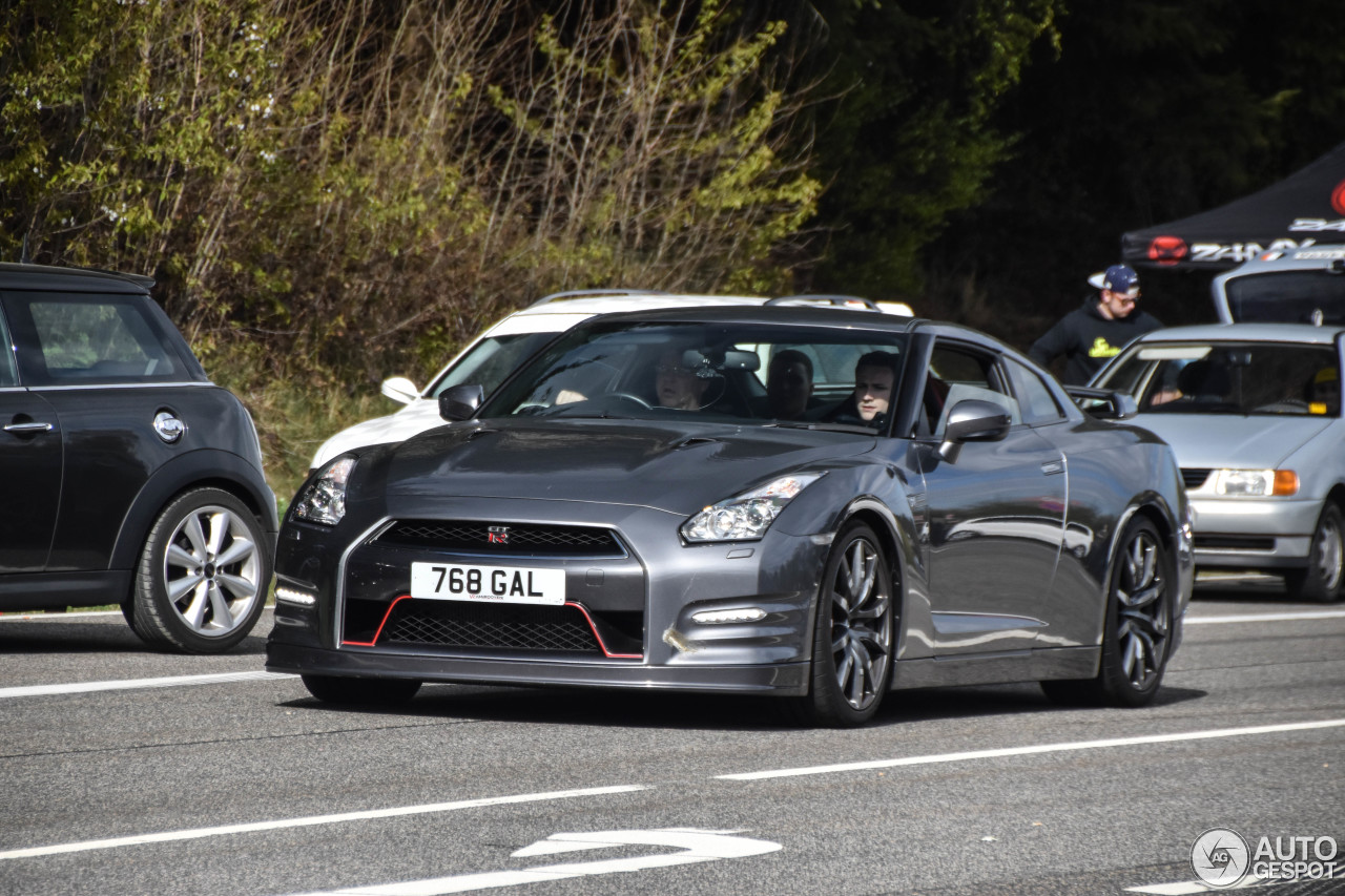 Nissan GT-R 2012