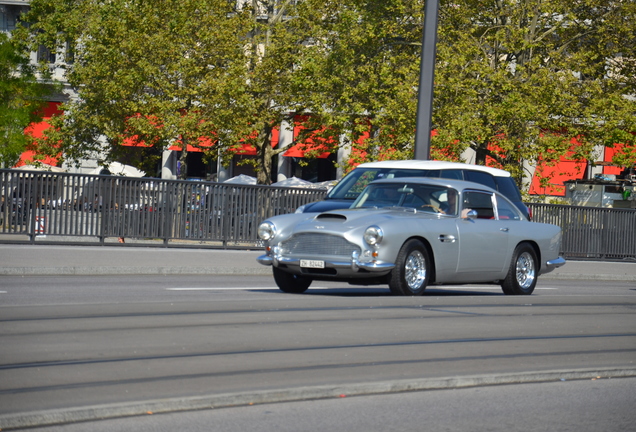 Aston Martin DB4