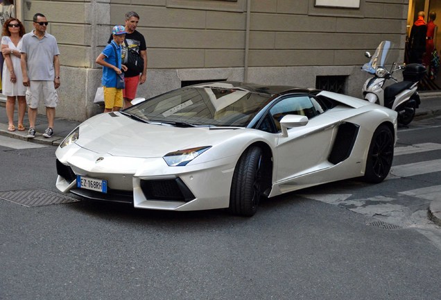 Lamborghini Aventador LP700-4 Roadster