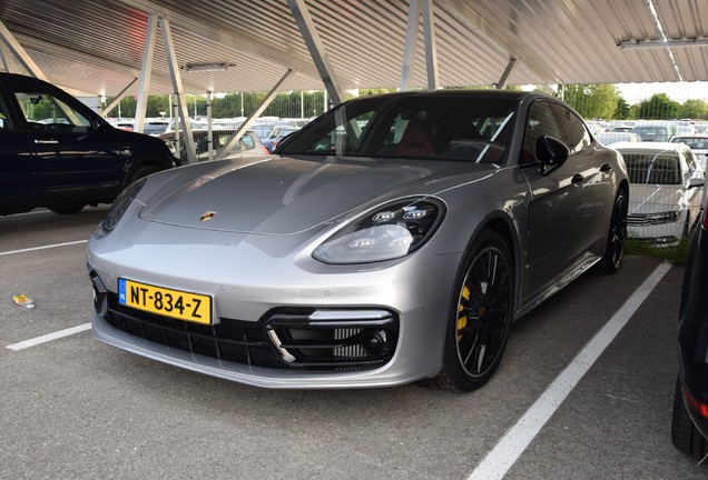 Porsche 971 Panamera Turbo