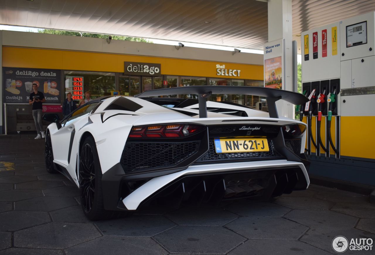 Lamborghini Aventador LP750-4 SuperVeloce Roadster