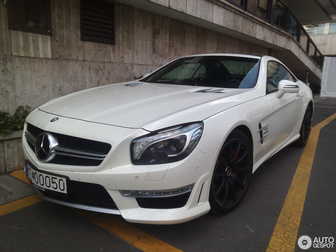 Mercedes-Benz SL 63 AMG R231