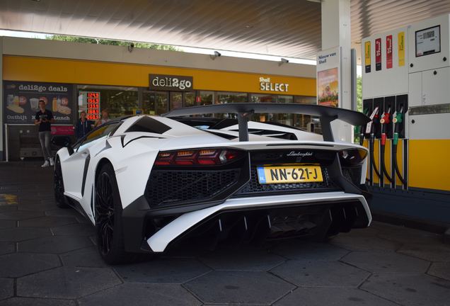 Lamborghini Aventador LP750-4 SuperVeloce Roadster