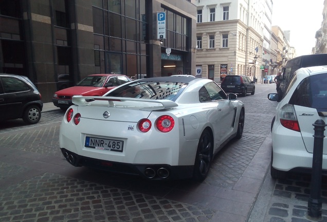 Nissan GT-R