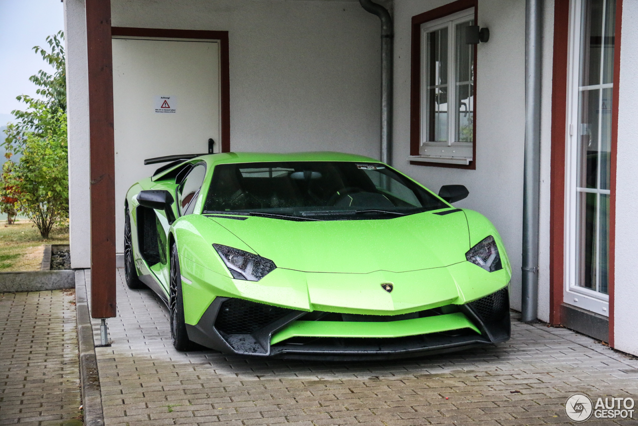 Lamborghini Aventador LP750-4 SuperVeloce