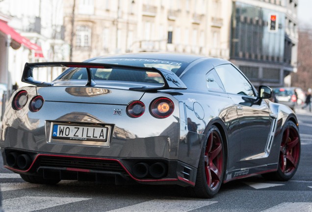 Nissan GT-R 2015