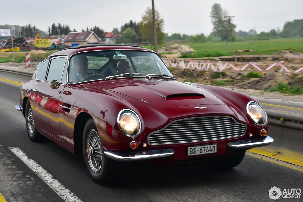 Aston Martin DB6 Vantage MKI