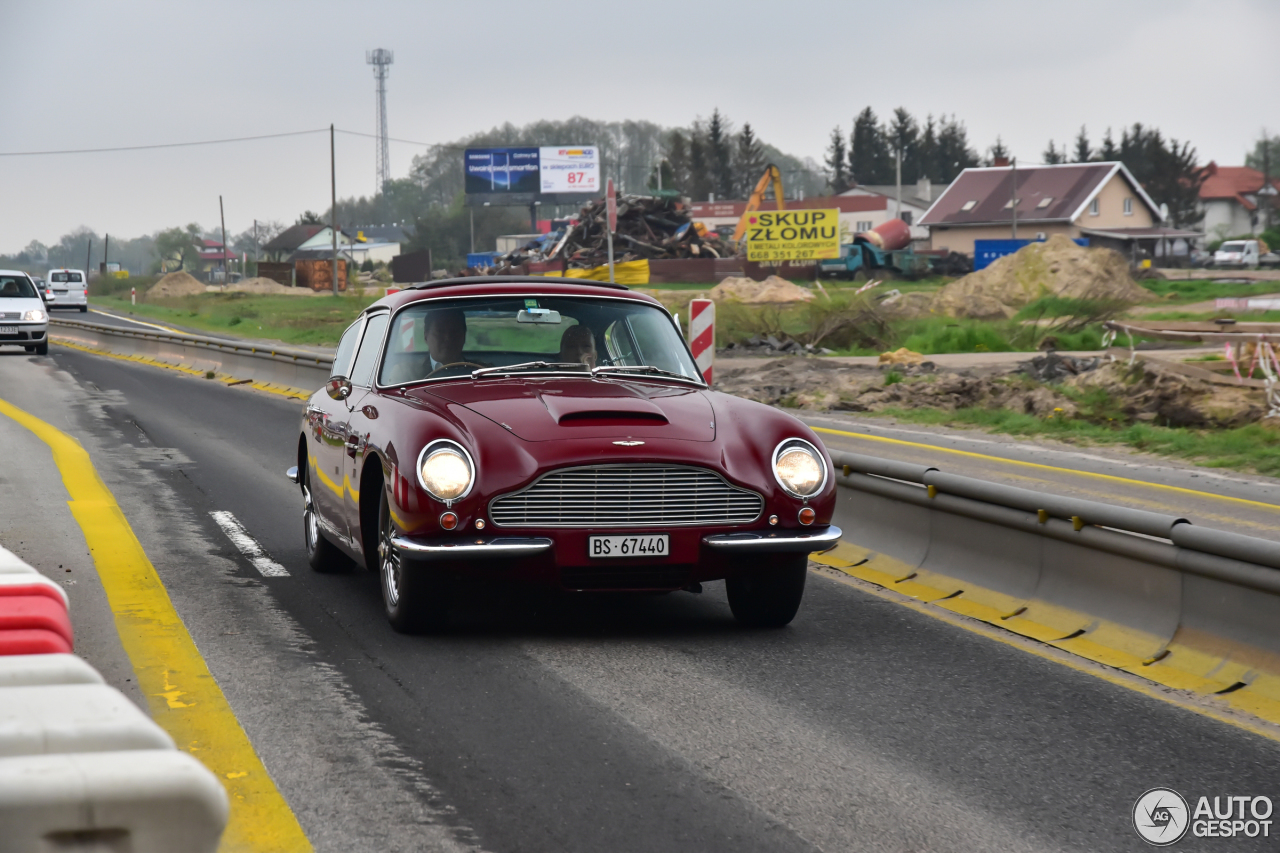 Aston Martin DB6 Vantage MKI 7 Czerwiec 2017 Autogespot